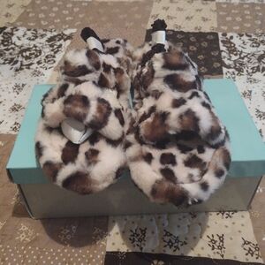 NWT Array Shayla Slippers